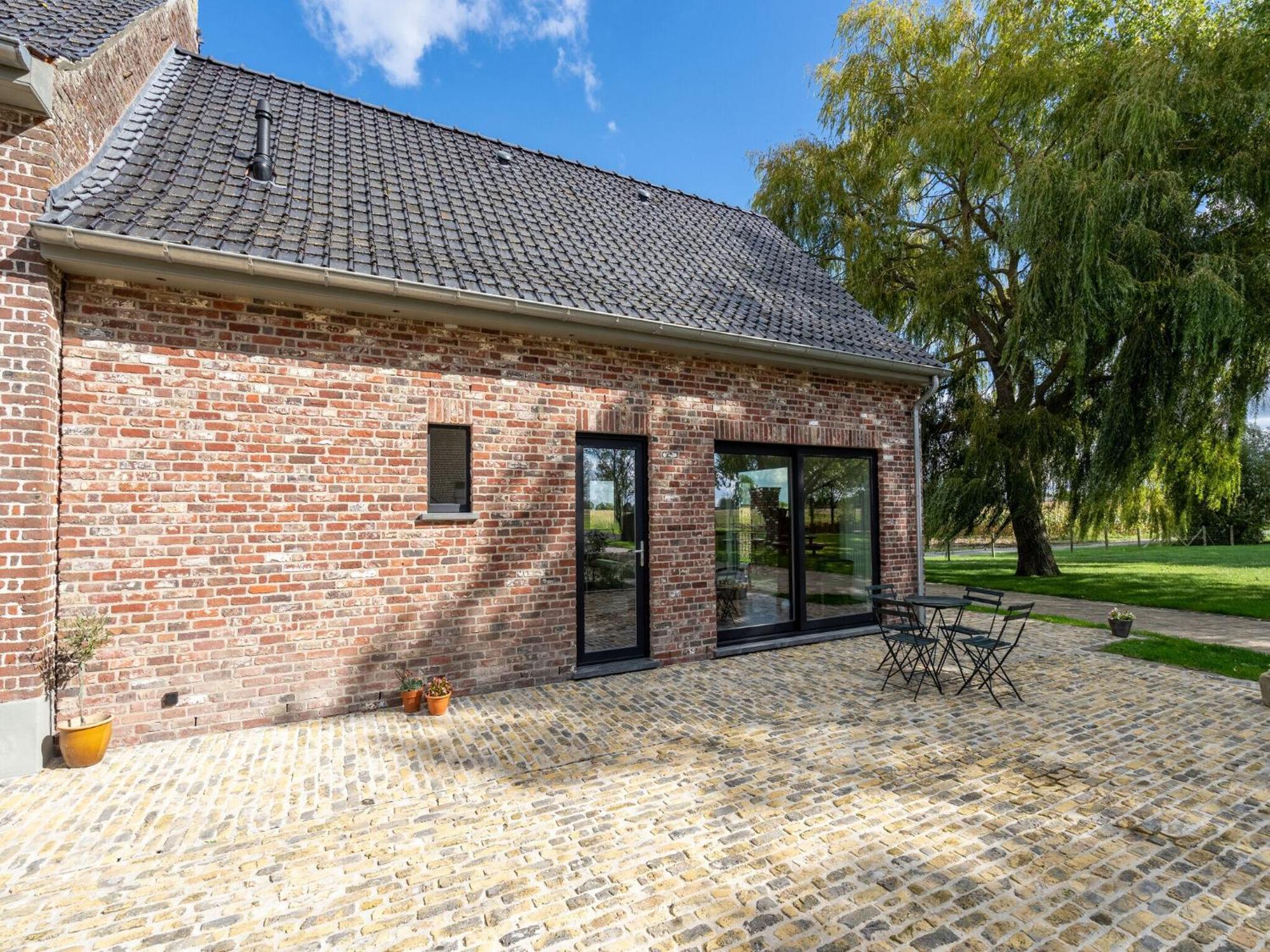 Roesbrugge-Haringe Spacious Holiday Home With Pond In Poperinge מראה חיצוני תמונה